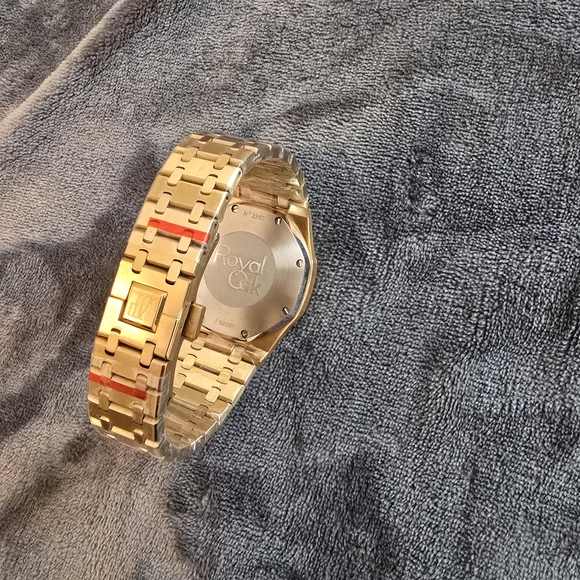 Gold Watch - Picture 3 of 6